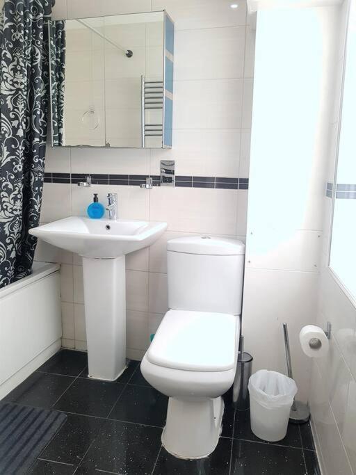 Cosy Flat In Great Locationin Leilighet London
