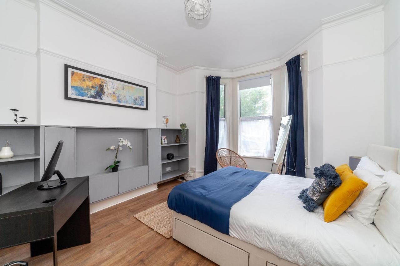 The Orange Garden 2 Bed Serviced Near Notting Hill Portobello Market Apartment *