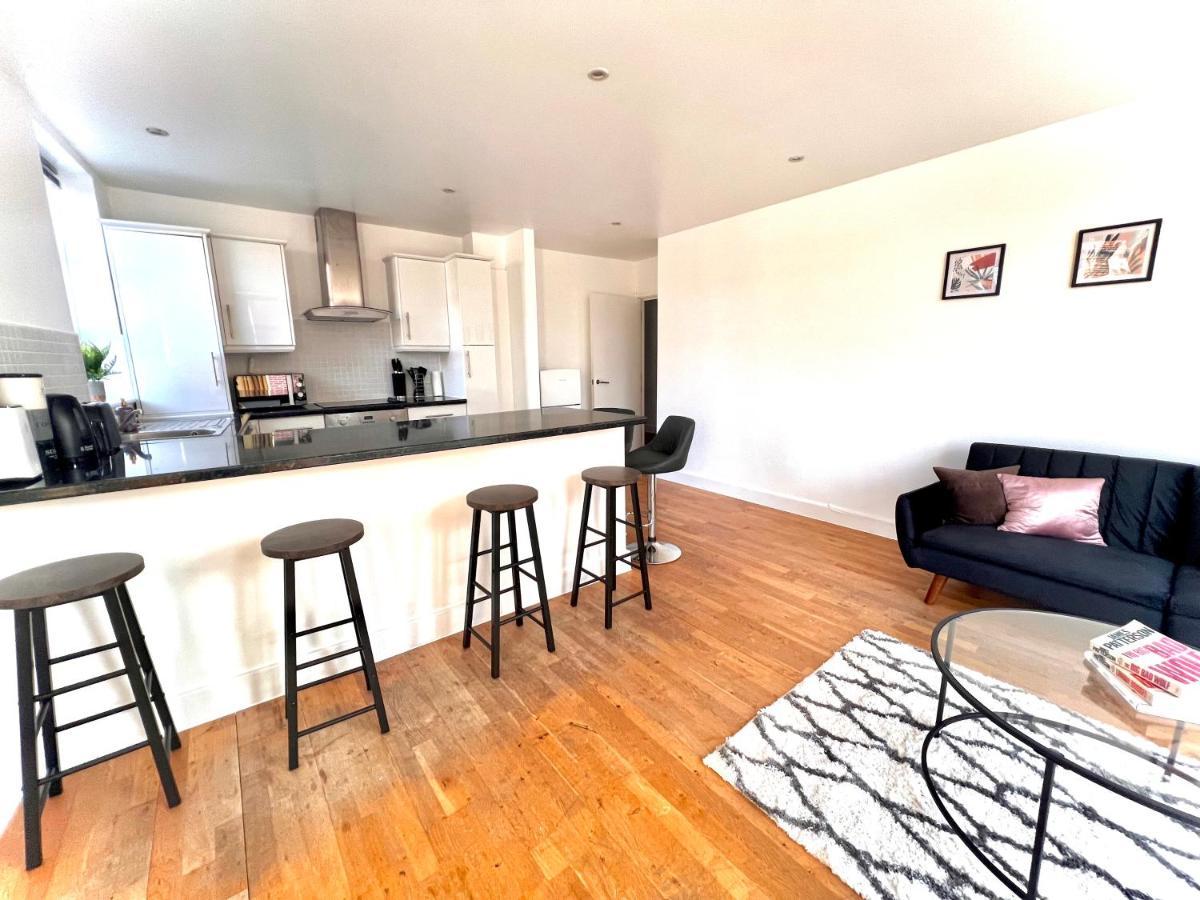 Bright & Modern 2-bed In Vibrant East * London
