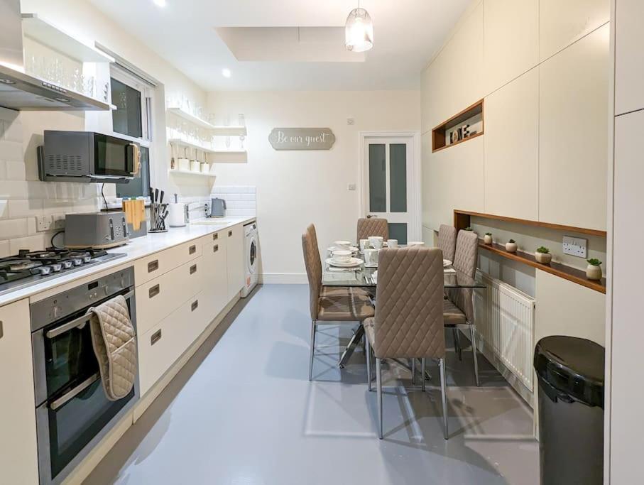 Apartment Charming 3br In Trendy Tottenham Neighborhood