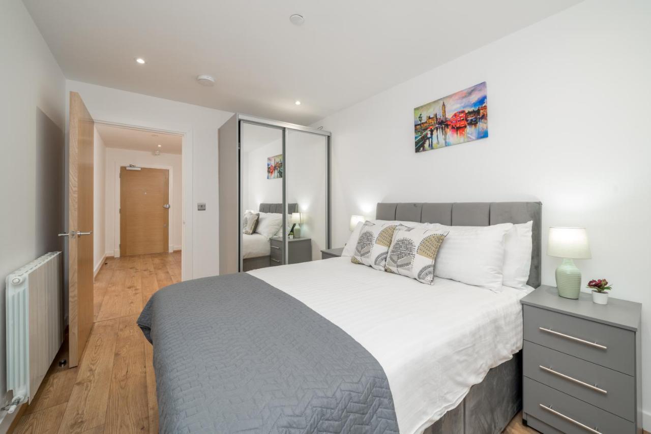 Skyvillion - River Thames Floor By Woolwich Ferry, Mins To Excel, O2 Arena , Airport With Parking * London