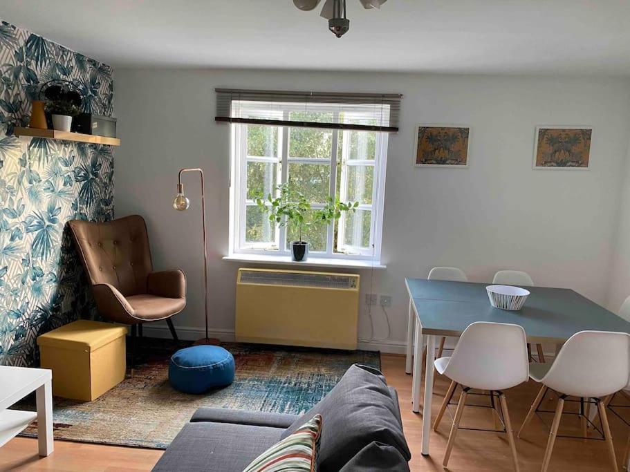 Canal-flat Near Stratford International Station London