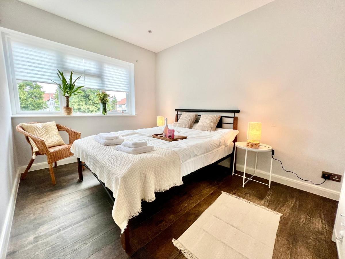 Happy And Cosy London