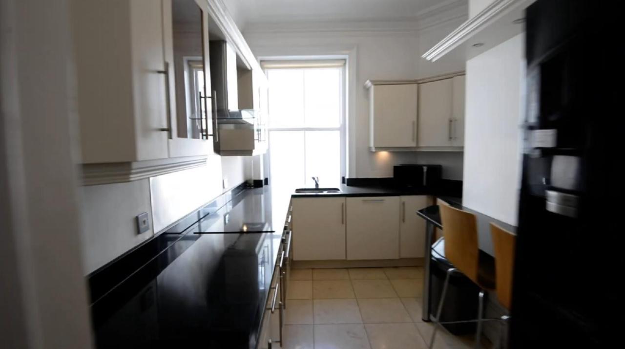Apartment Beautiful 2-bed Flat In *