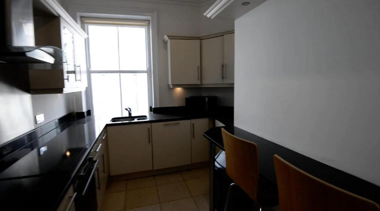 Apartment Beautiful 2-bed Flat In *