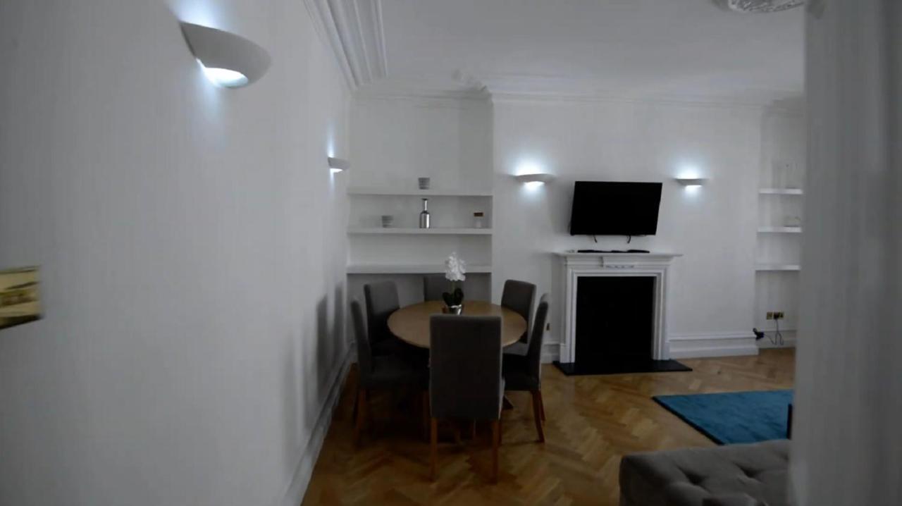 Beautiful 2-bed Flat In Apartment *