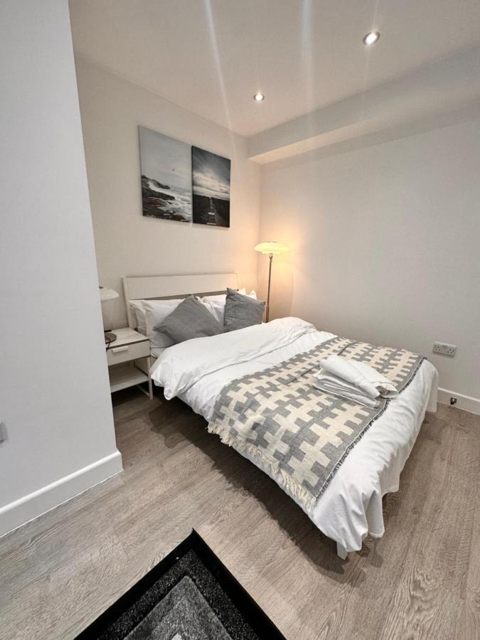 Double And Single In Bromley By Bow *