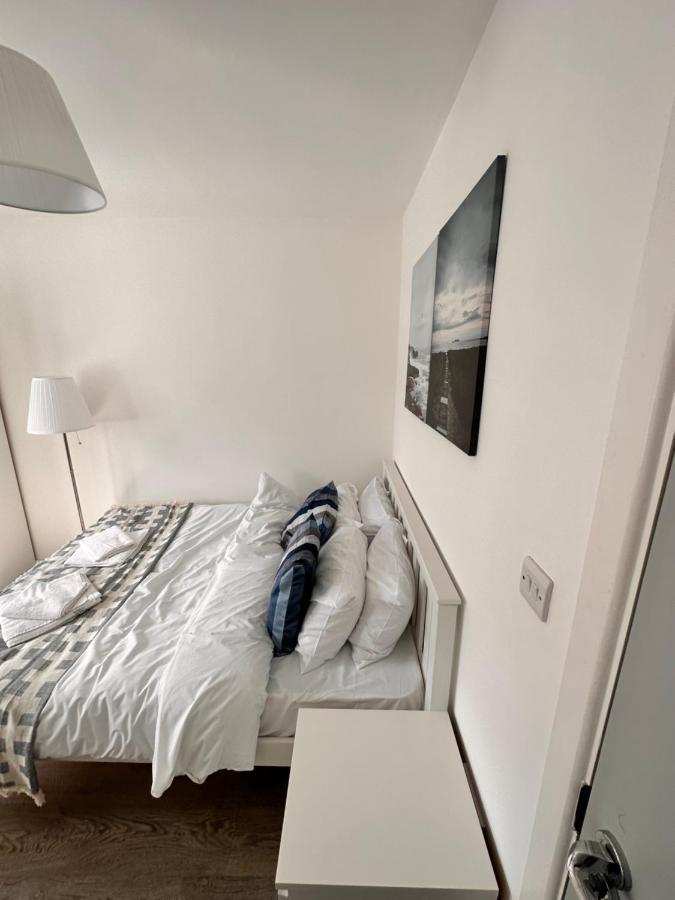 Double And Single In Bromley By Bow Londres
