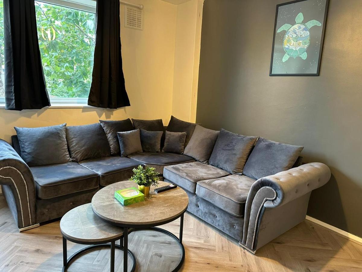 Lux In Southwark Apartment London
