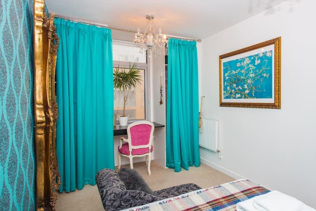 Unique & Welcoming 2bd Flat In Limehouse London