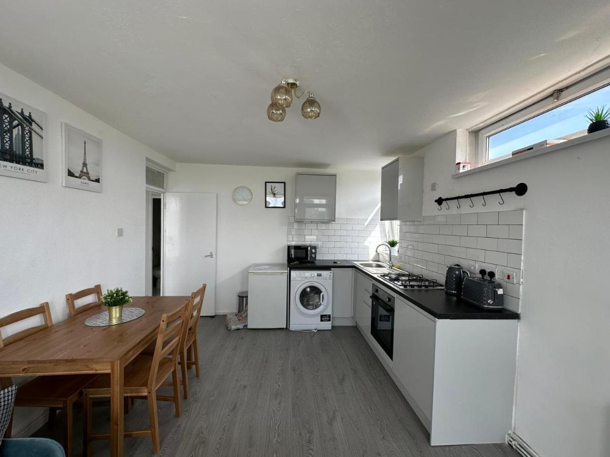 Lovely 3-bed In Apartamento Londres