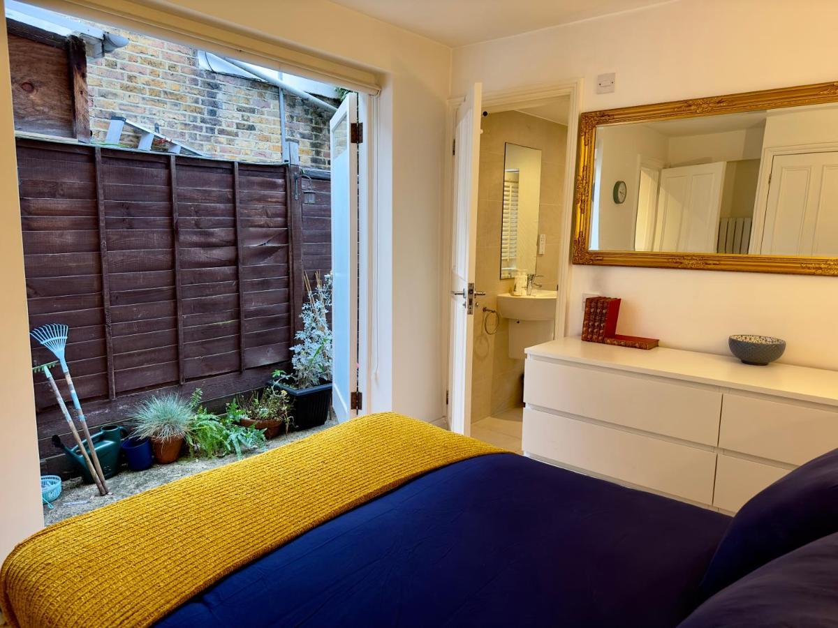Pretty Little Mews House * London