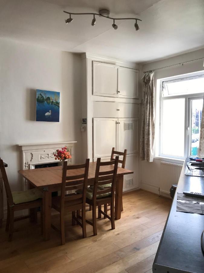 Spacious 3 Bed Flat In South West London