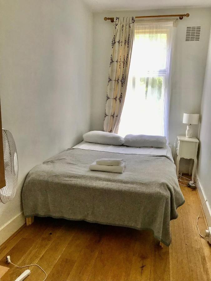 Spacious 3 Bed Flat In South West Apartment London