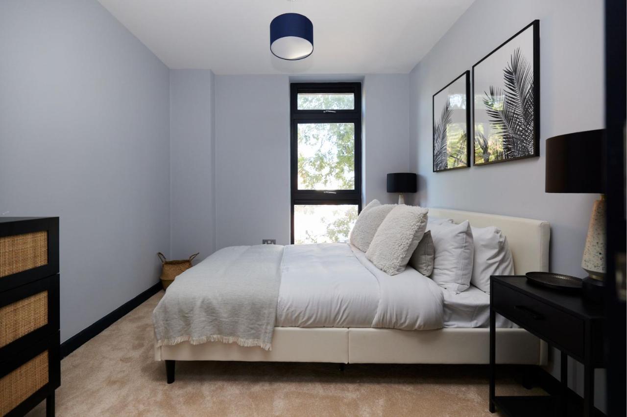 The Whitechapel Place - Stunning 2bdr Flat With Balcony Appartement Londen