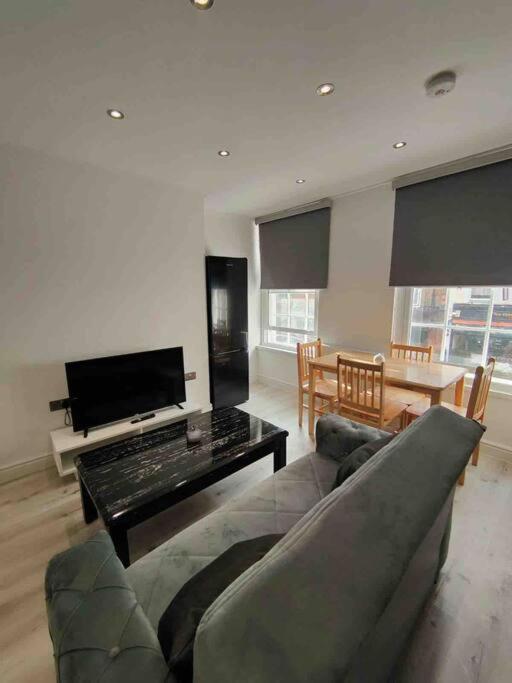 Flat 5 Crawford St, 1 Bedroom, 1 Bathroom Flat