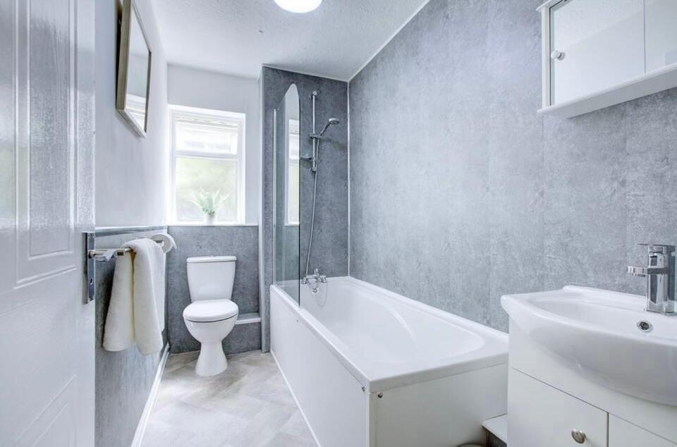 Spacious 2 Bedroom Londres