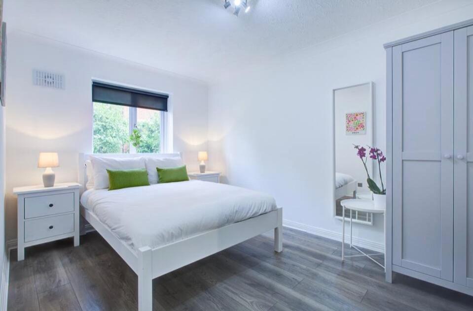 Spacious 2 Bedroom Apartamento Londres