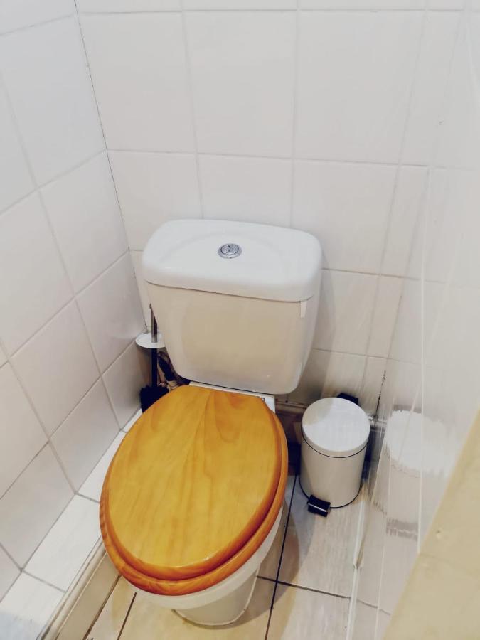 Y2 Bed & Breakfast London