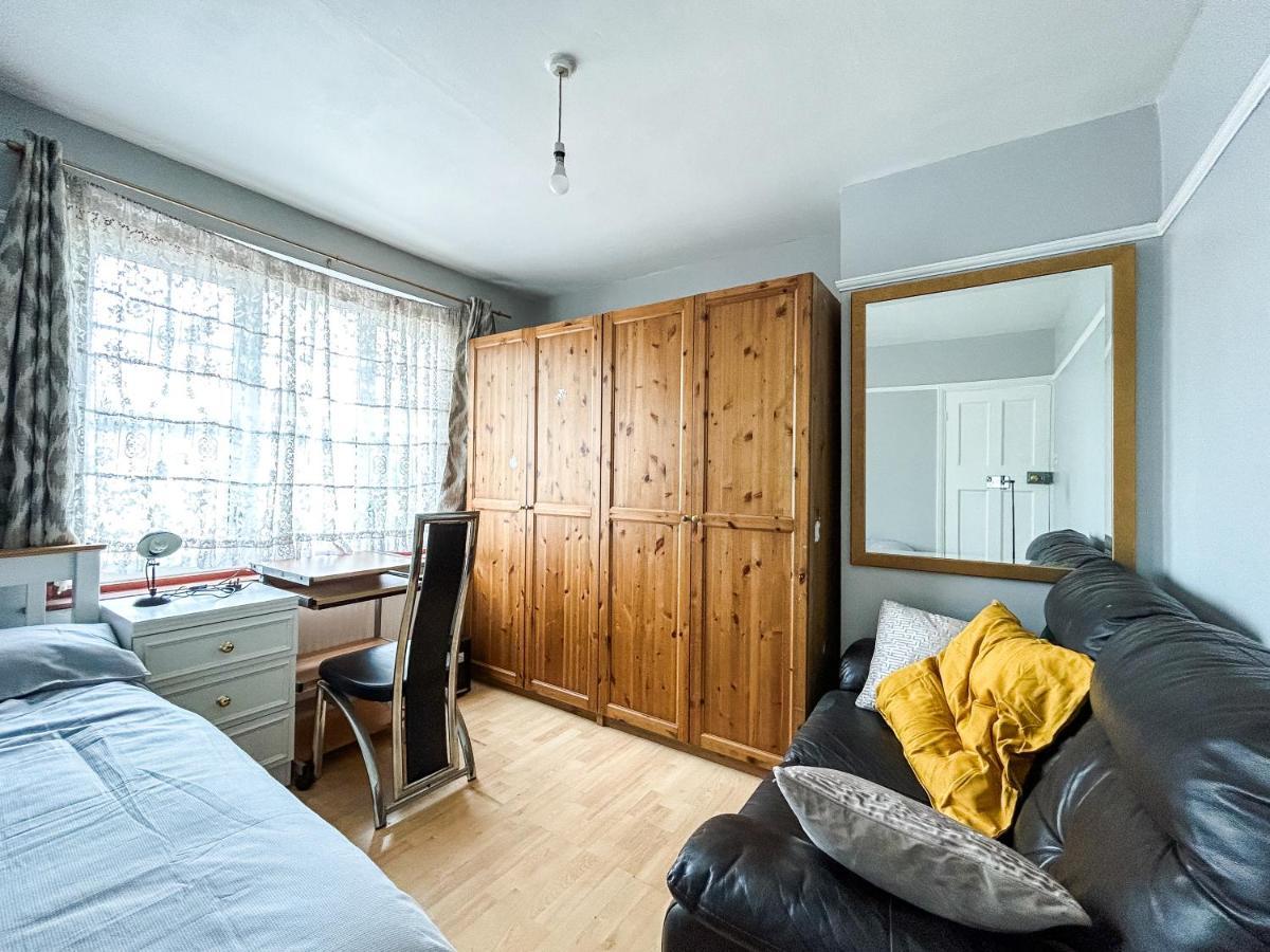 Spacious Double Bedroom In Shooters Hill *