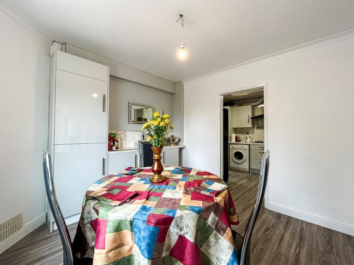 Spacious Double Bedroom In Shooters Hill London