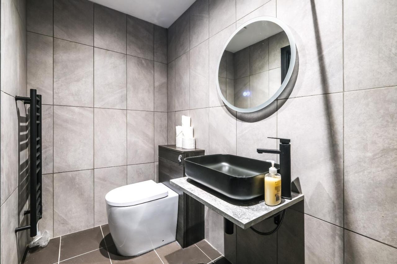 Quaint And Spacious Piccadilly Sleep 6 Vrd London