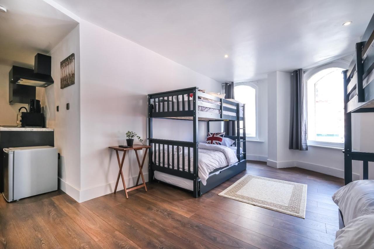 Apartment Quaint And Spacious Piccadilly Sleep 6 Vrd
