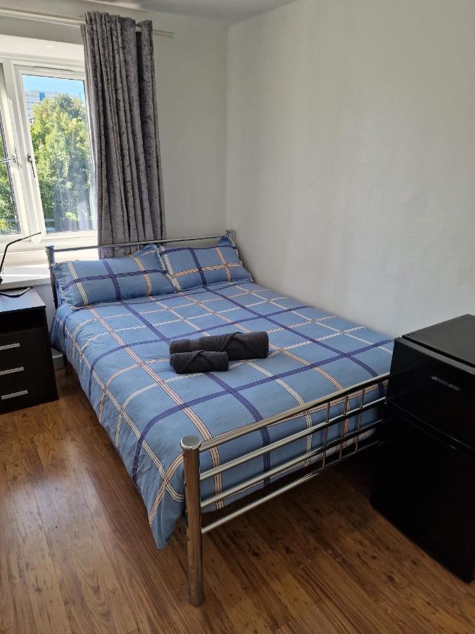 Privat overnatting Cozy Double Bedroom In Zone 1-2 London