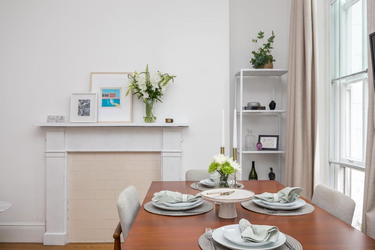 Light Filled With View Of Regents Park Appartement