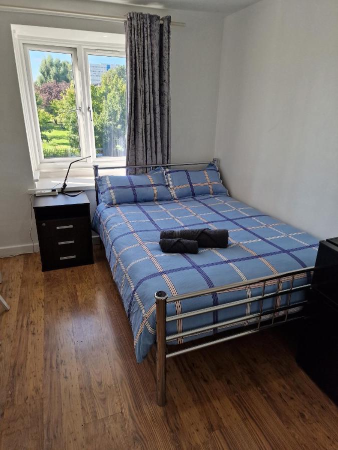 Cozy Double Bedroom In Zone 1-2