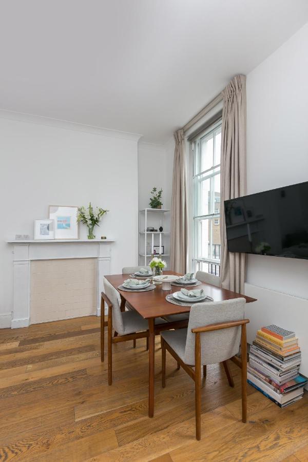 Light Filled With View Of Regents Park Appartement Londen