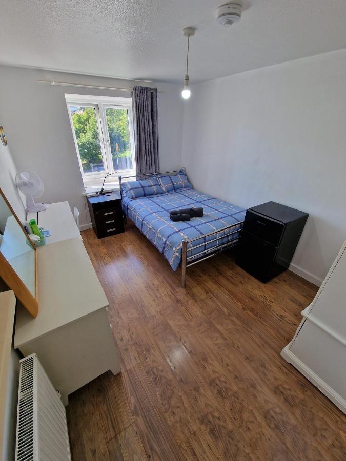 Privat overnatting Cozy Double Bedroom In Zone 1-2 London