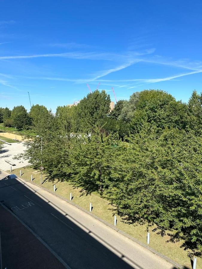 Luxury Modern 1 Bedroom With Balcony Appartement Londen