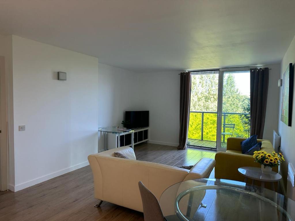 Luxury Modern 1 Bedroom With Balcony * Londen