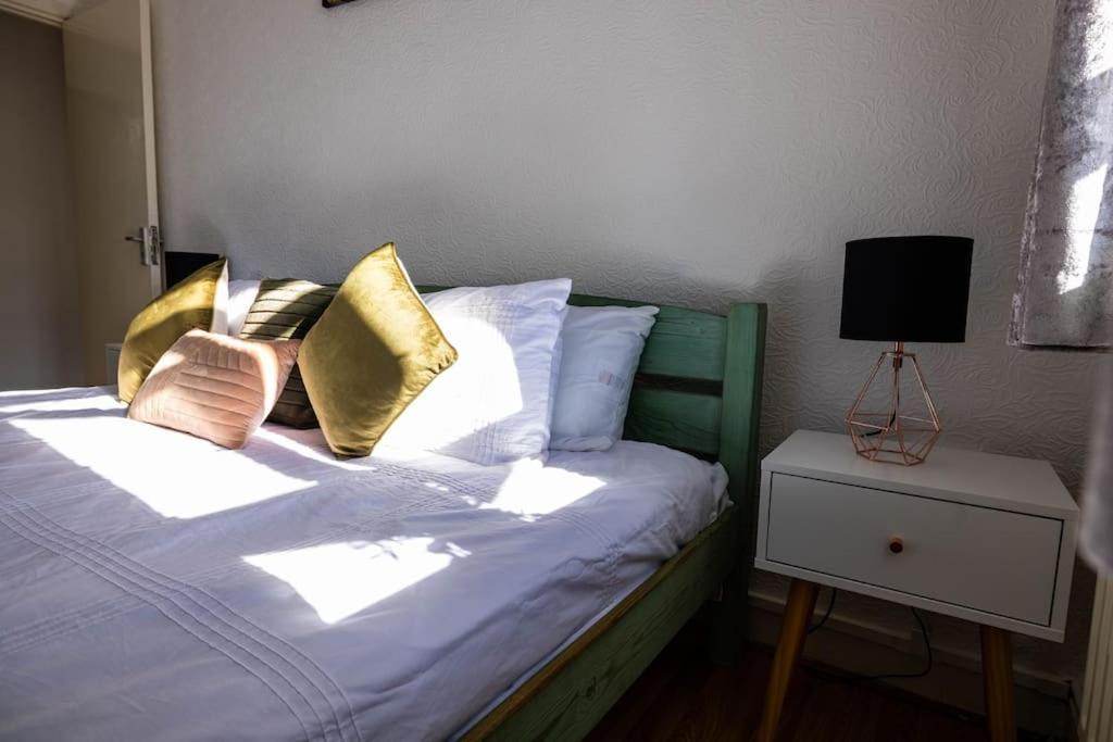 Pristine 3 Beds Hackney E9 Londres