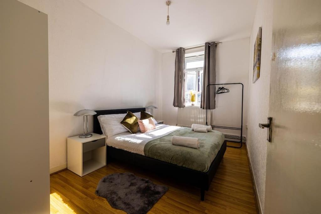 Pristine 3 Beds Hackney E9 * Londres