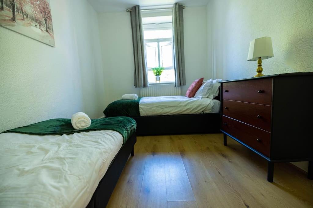 Apartamento Pristine 3 Beds Hackney E9