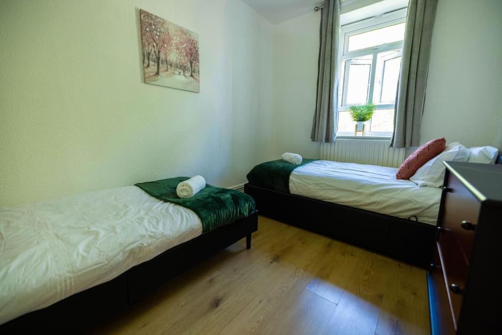 Pristine 3 Beds Hackney E9 Apartamento Londres