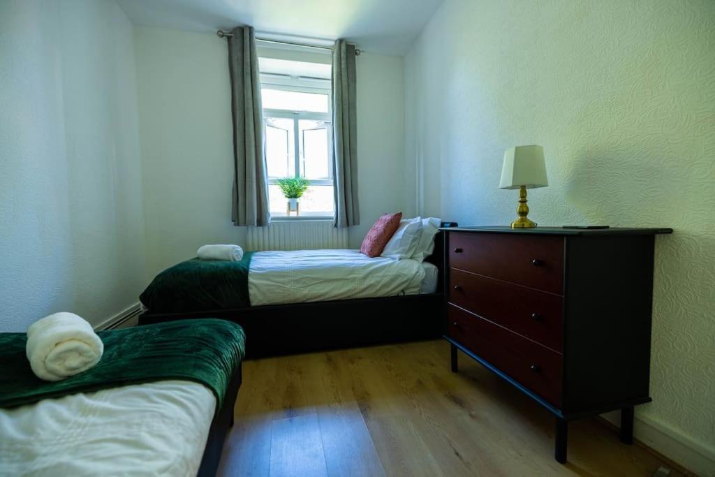 Pristine 3 Beds Hackney E9 Apartamento