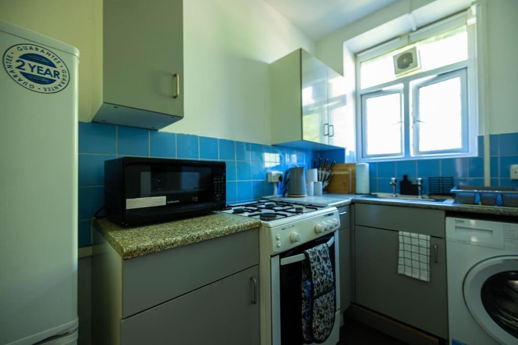 Pristine 3 Beds Hackney E9 Londres