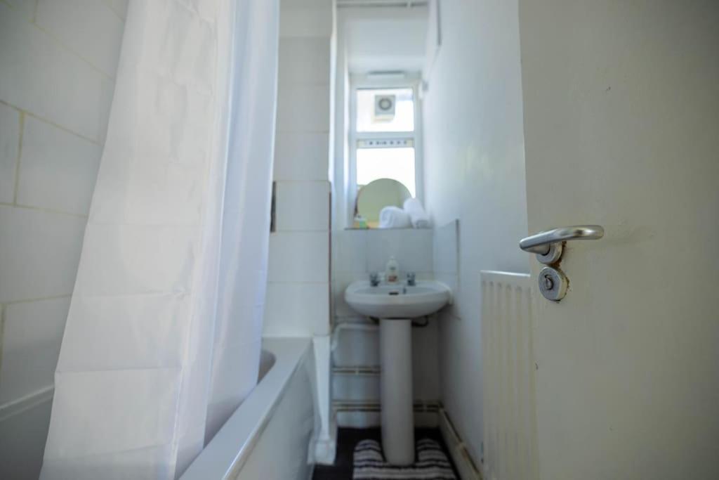 Pristine 3 Beds Hackney E9 Apartamento