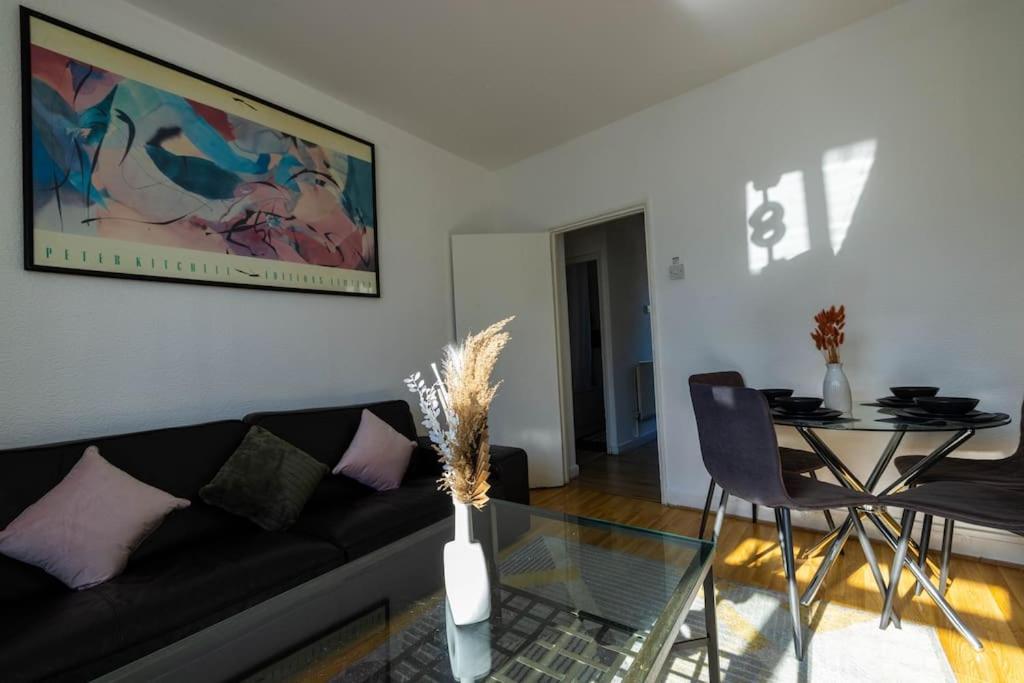Pristine 3 Beds Hackney E9 * Londres