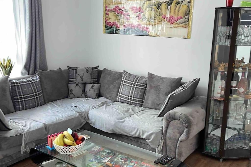 Fresh & Parking Apartment London