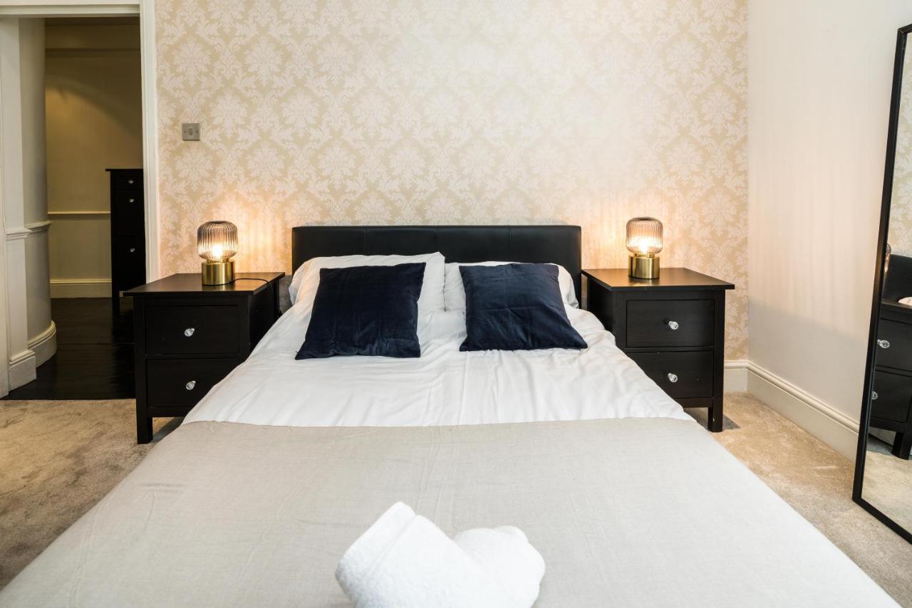 Spacious 1 Bedroom / Gloucester Road / Harrods Leilighet London