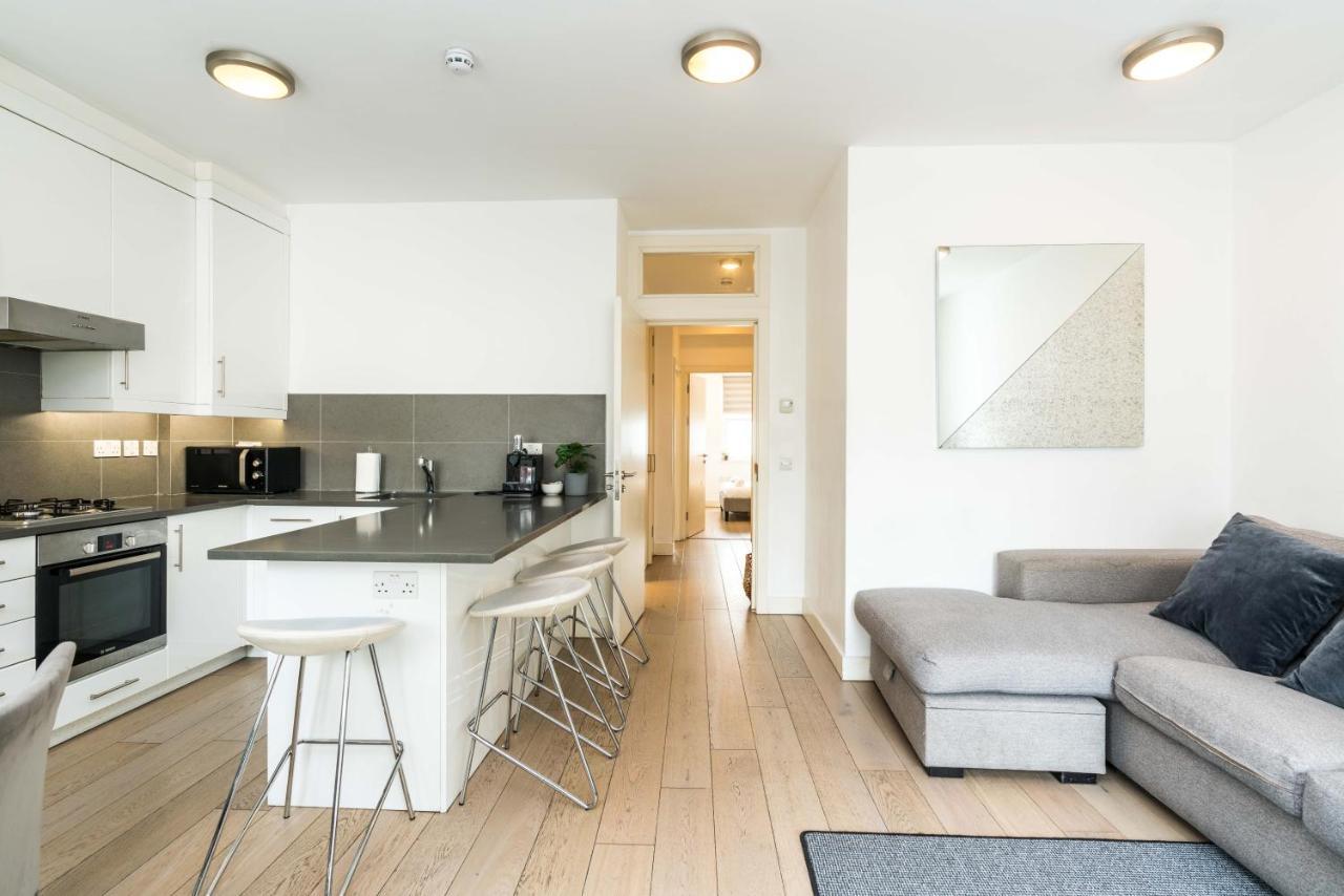 Spacious 2 Bedroom / Earls Court / Kensington Apartment London
