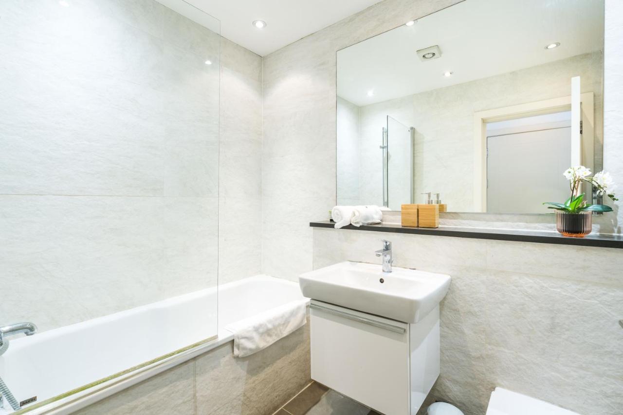 Spacious 2 Bedroom / Earls Court / Kensington Apartment