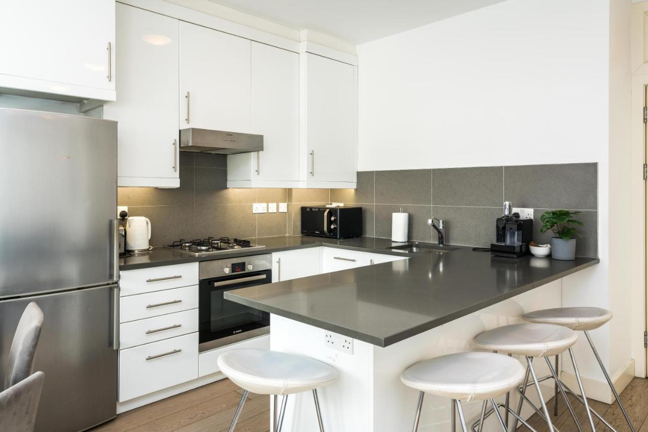 Spacious 2 Bedroom / Earls Court / Kensington Apartment London