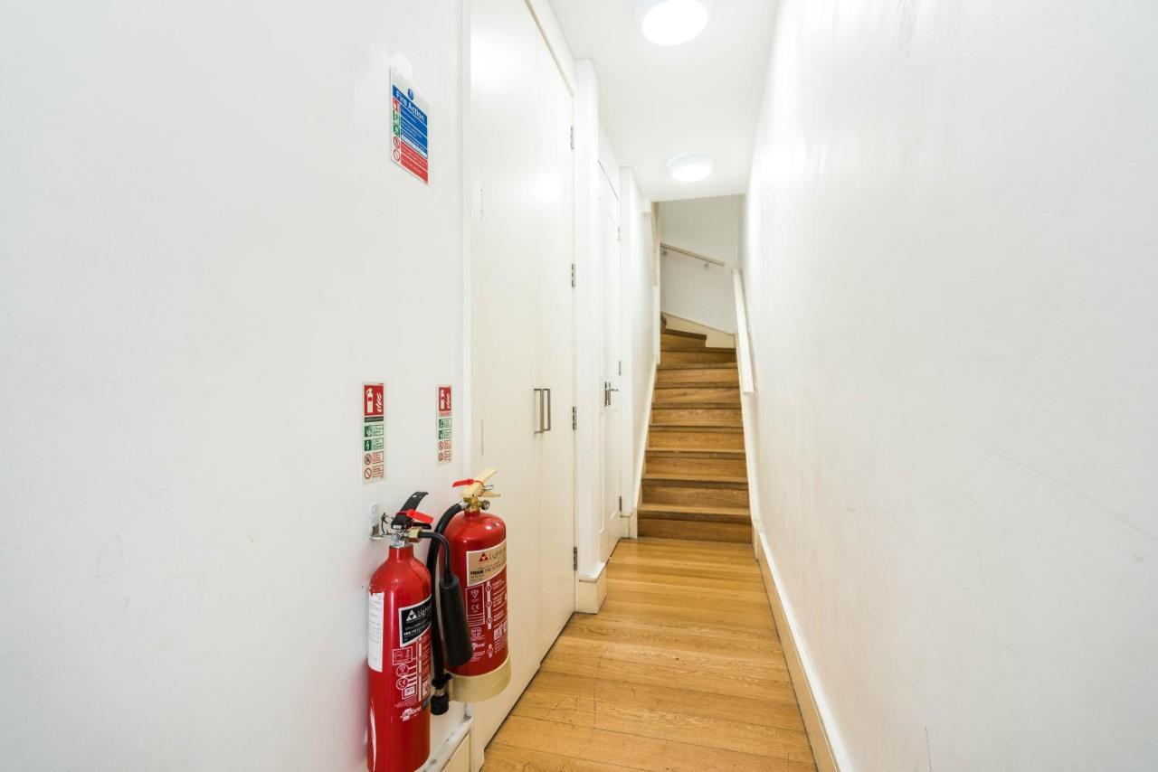 Spacious 2 Bedroom / Earls Court / Kensington Apartment London