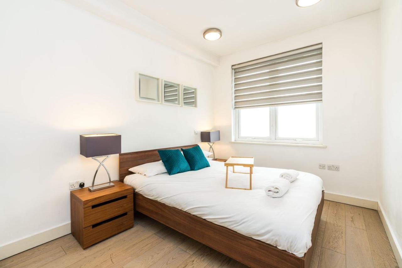 Spacious 2 Bedroom / Earls Court / Kensington Apartment *