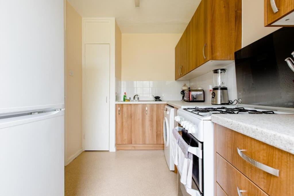 One Bed - 25 Mins From Bridge Appartement